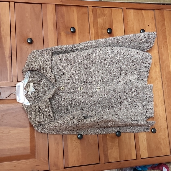 Gorgeous Handknit in Ireland Wool Sweater XLG. - Picture 1 of 10